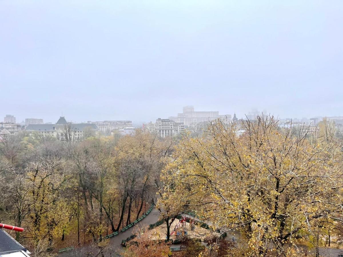 Panoramic Lil' Paris Bucharest Exterior photo